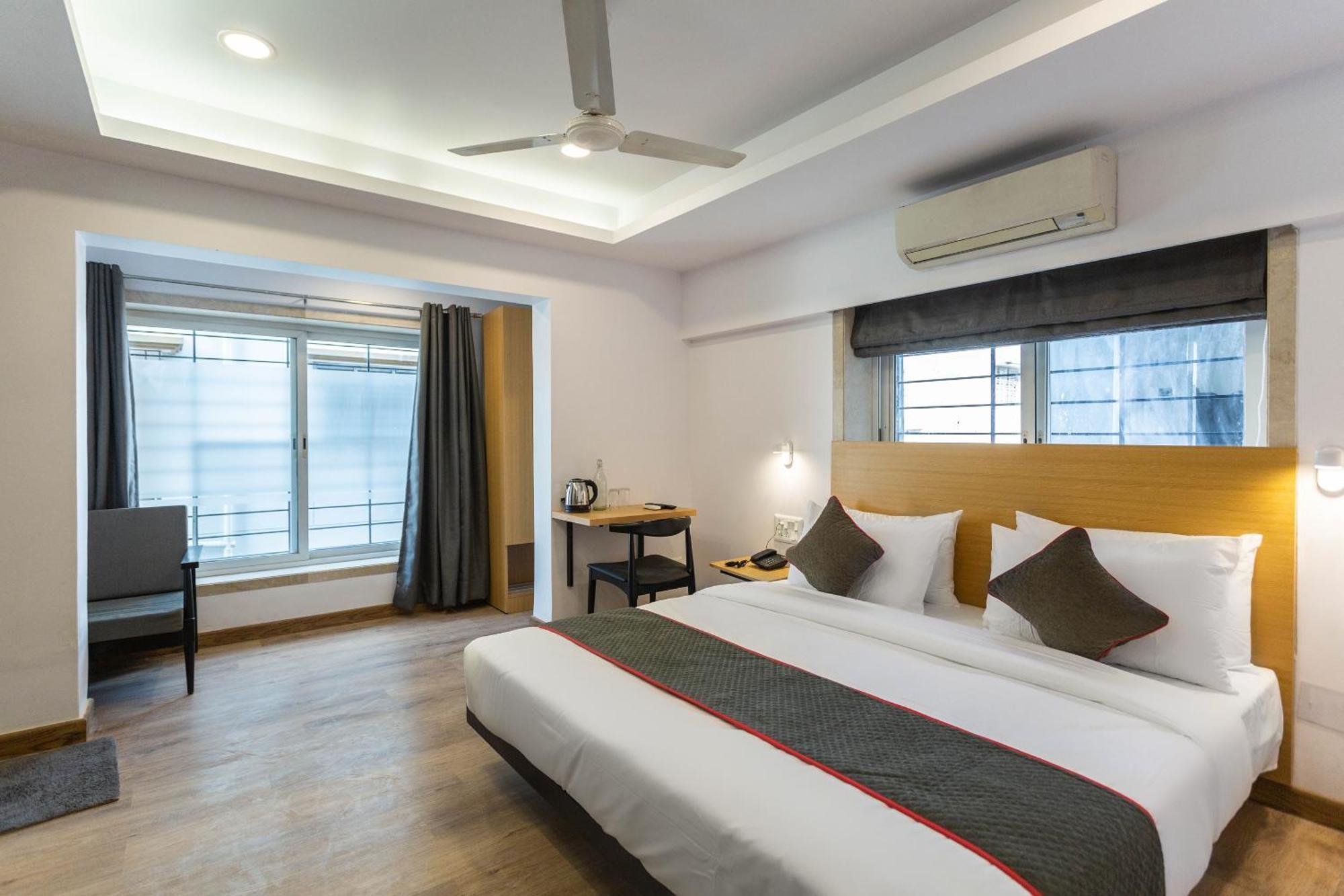 Super Townhouse Habitat New Town Rooms & Party Spaces Kalküta Dış mekan fotoğraf